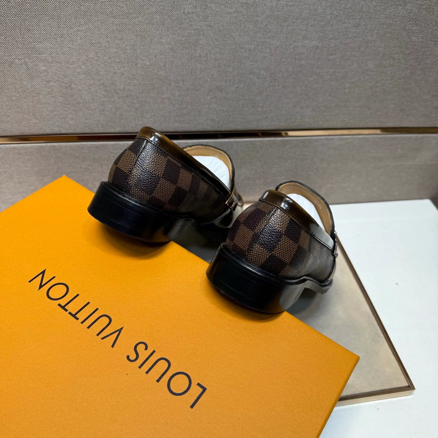 Men's men's shoes 💰pp462【LV～】Men's casual leather shoes 2025z cabinet sales simultaneously 🔶Size: 39-44#️⃣ 🔷2 colors🔜The upper is made of multi-material splicing➕Cow leather lining, comfortable and breathable, sole: original comfortable and wear-resistant outsole, ⚠️real thing📱photographed🎬real thing is better📢📢📢